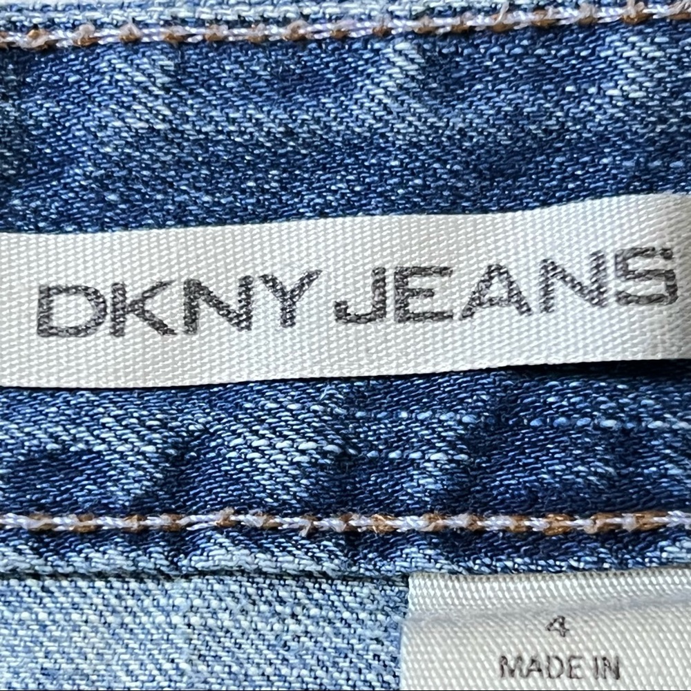 DKNY JEANS Women’s Denim Jeans Distressed Mini Skirt Fly Front Size 4 - Picture 7 of 12